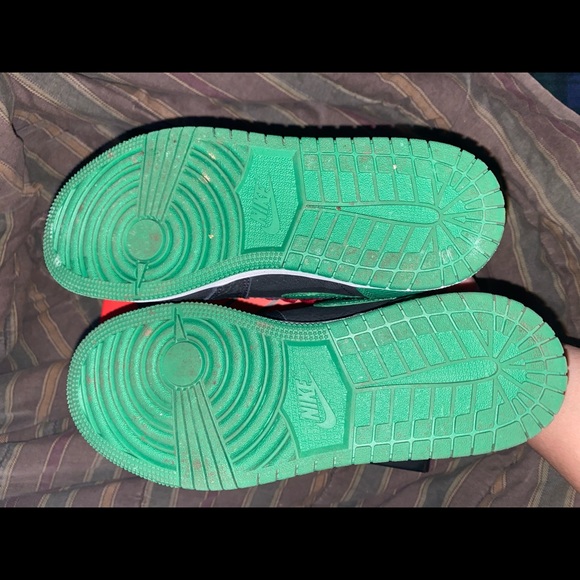 SOLD Retro Jordan 1s ‘ pine green’ - Picture 6 of 6